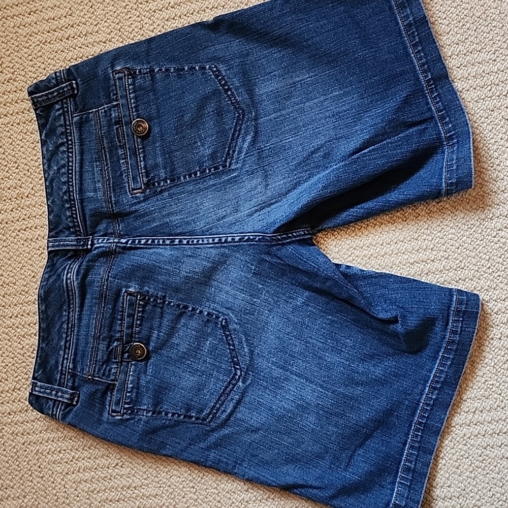 Eddie Bauer 9" inseam womens denim shorts